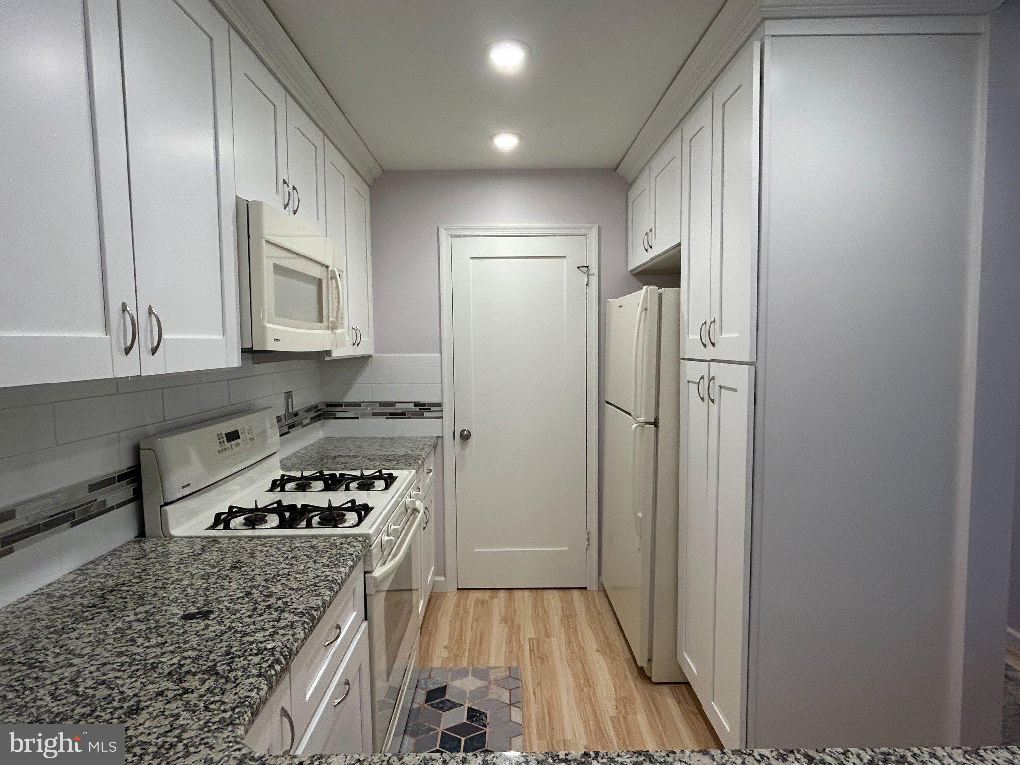 WOOD HOLLOW - Residential