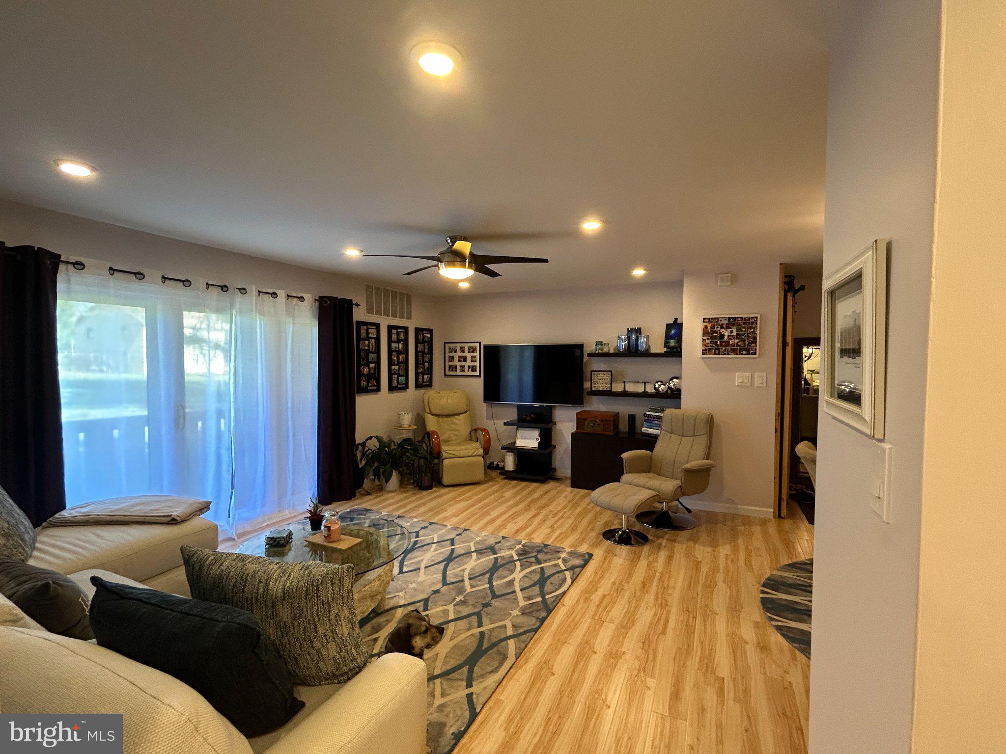 WOOD HOLLOW - Residential