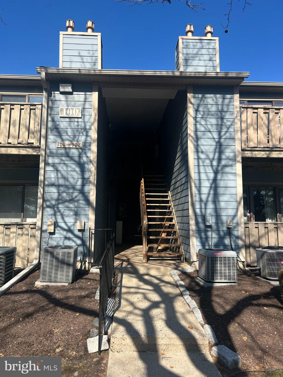 WOOD HOLLOW - Residential