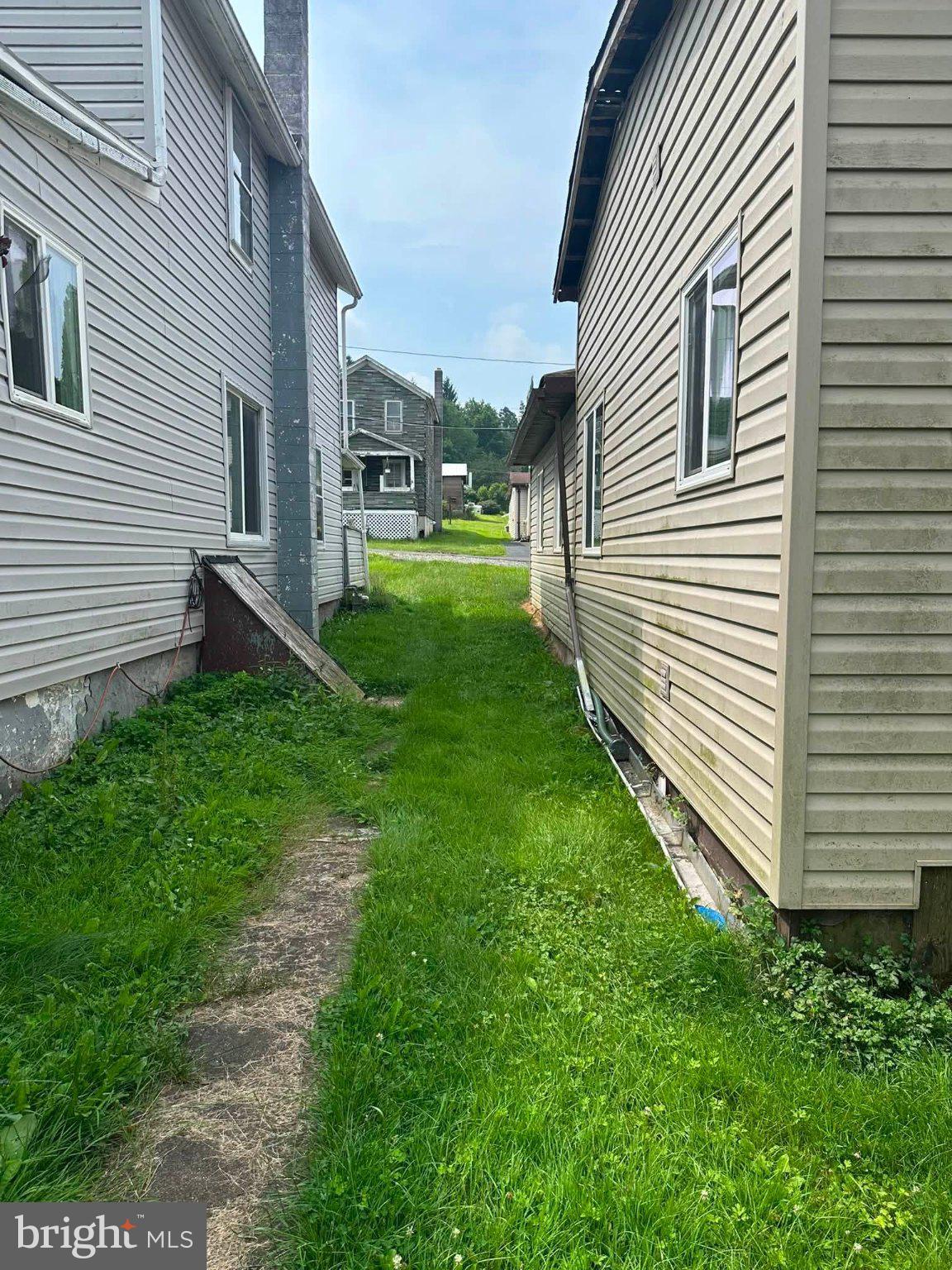 15 ASH STREET