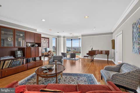 Condo For Sale - 10 E Lee Street #1701<br/> Baltimore City County, BALTIMORE, MD 21202
