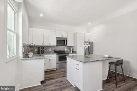 Townhouse For Rent - 502 S Haven Street<br/> BALTIMORE, MD 21224