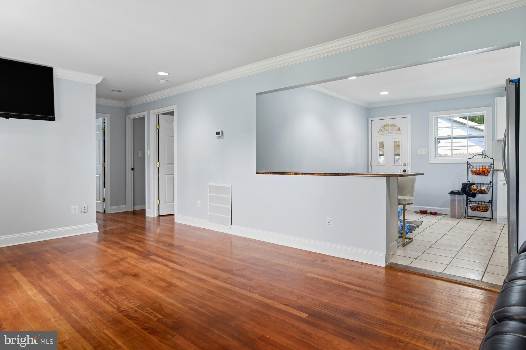 5117 HOLLYWOOD ROAD