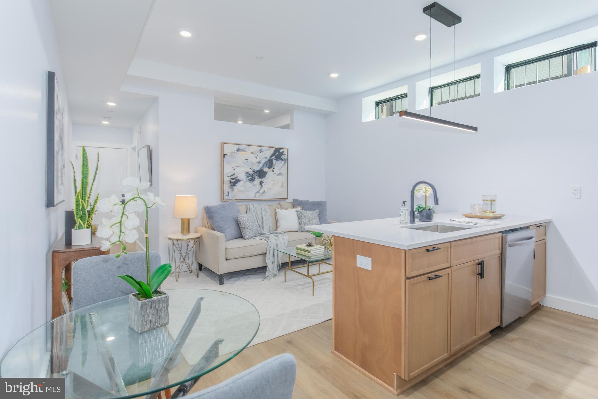 1012 17TH PLACE NE 2