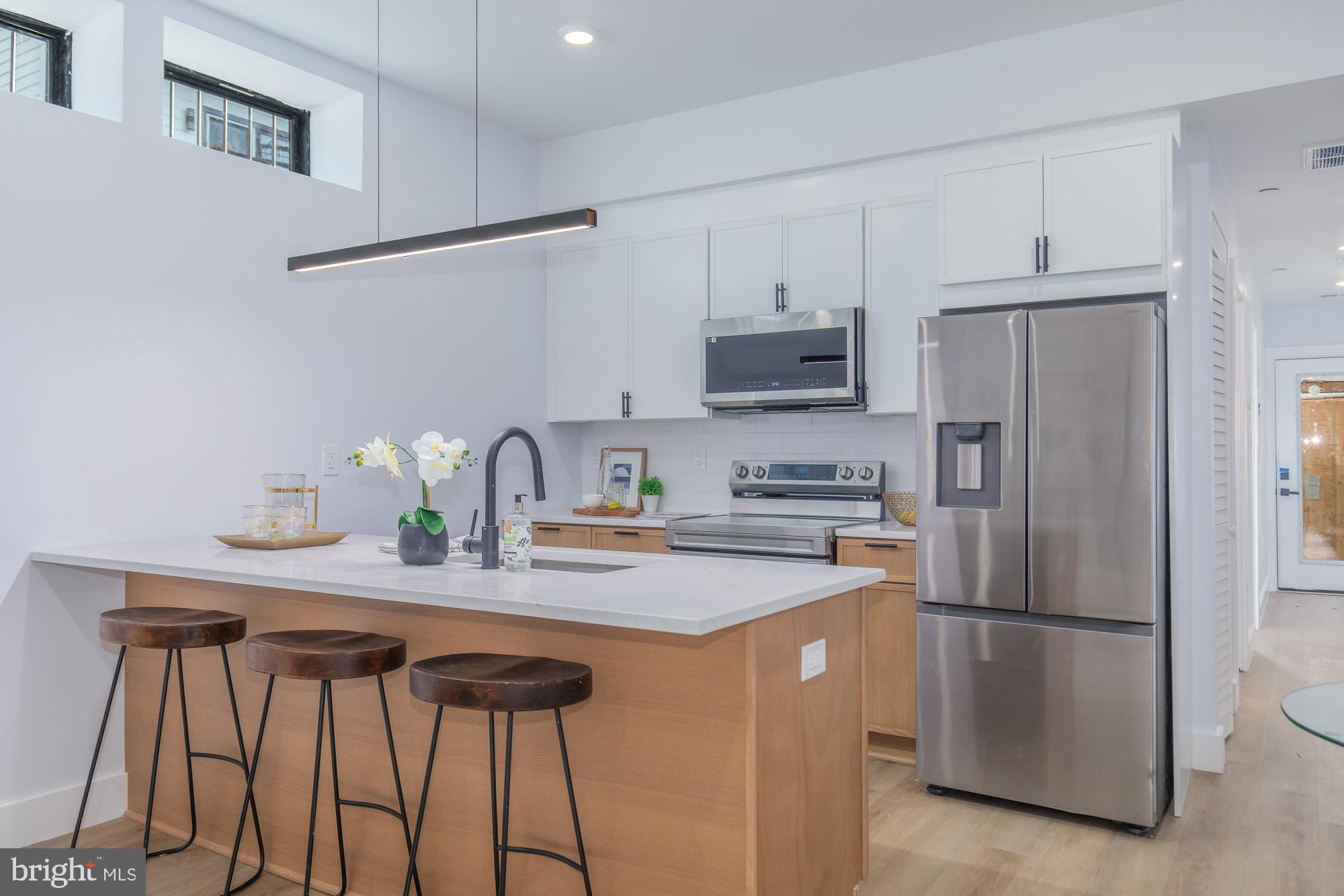 1012 17TH PLACE NE 2