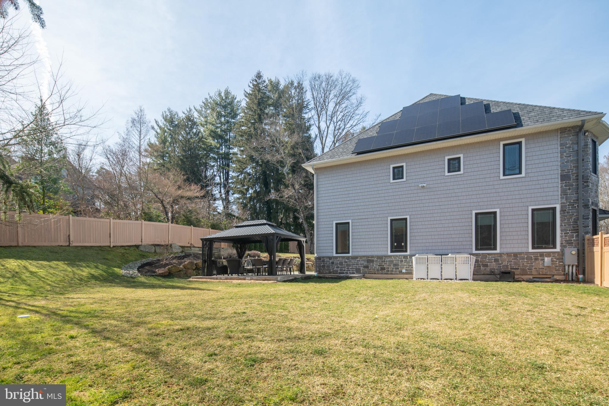 GLADWYNE - Residential