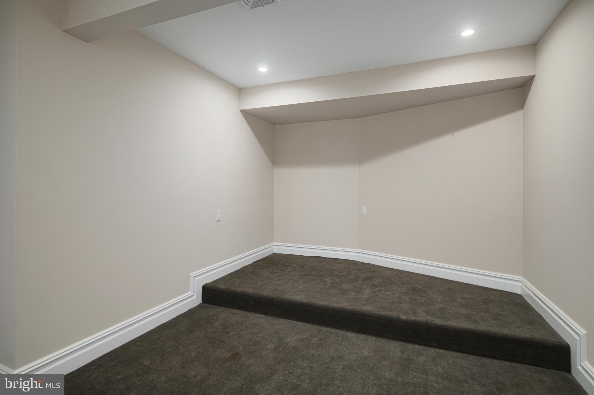 GLADWYNE - Residential