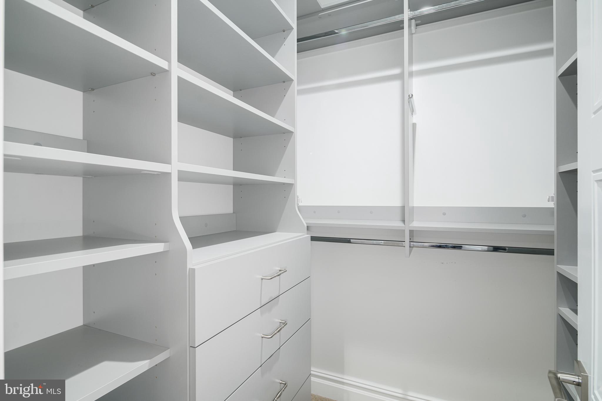 GLADWYNE - Residential