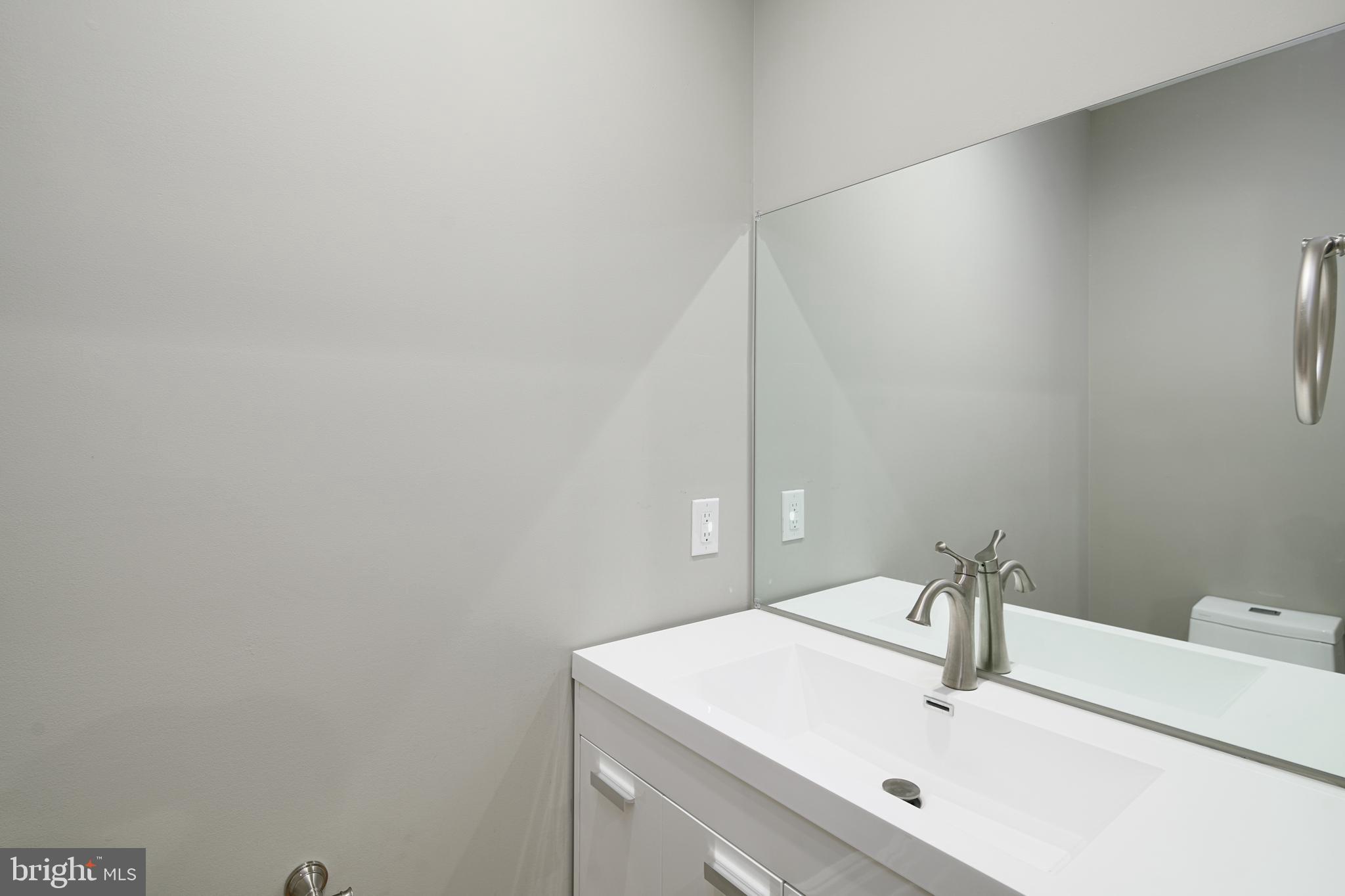 GLADWYNE - Residential