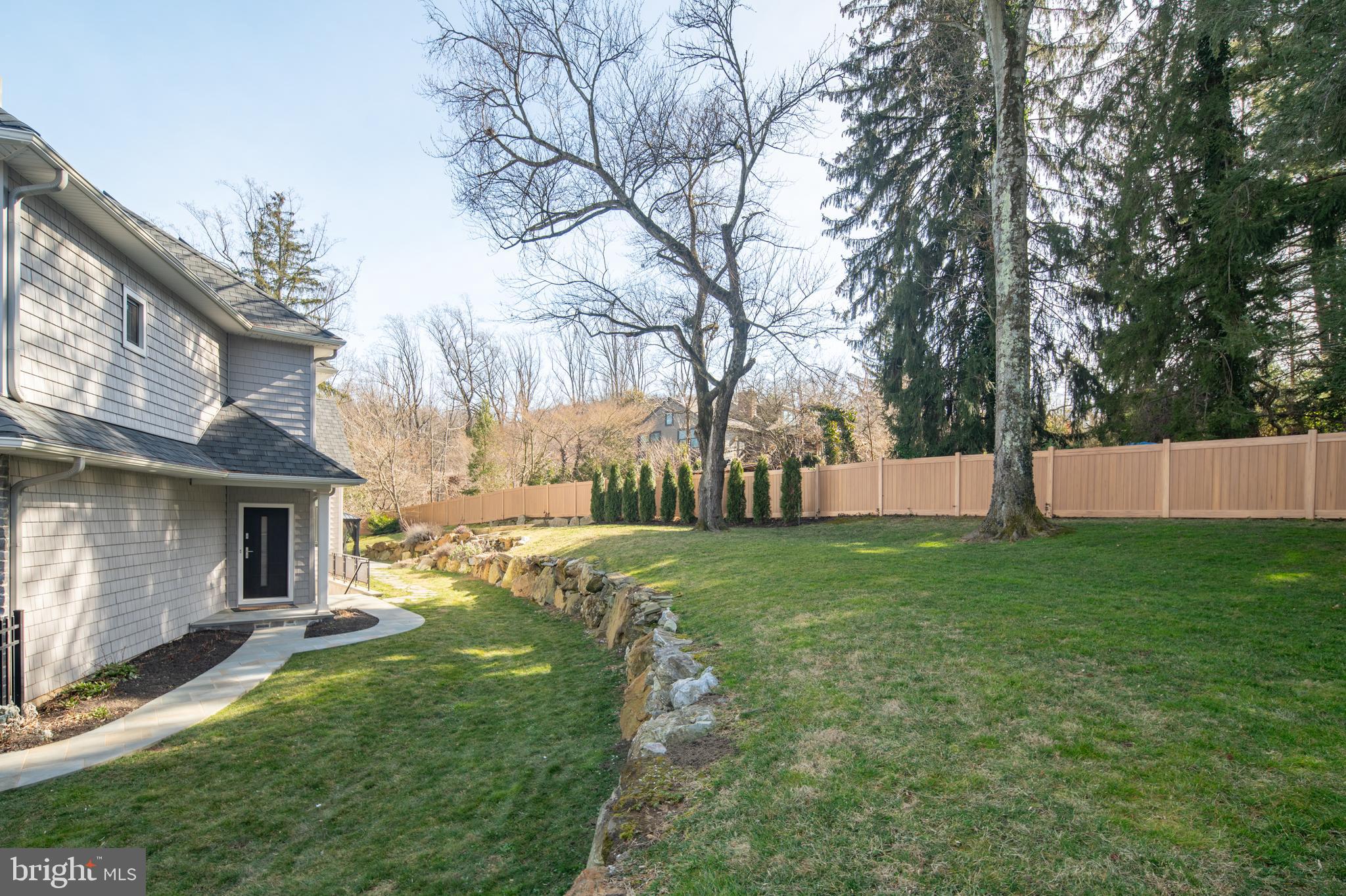 GLADWYNE - Residential