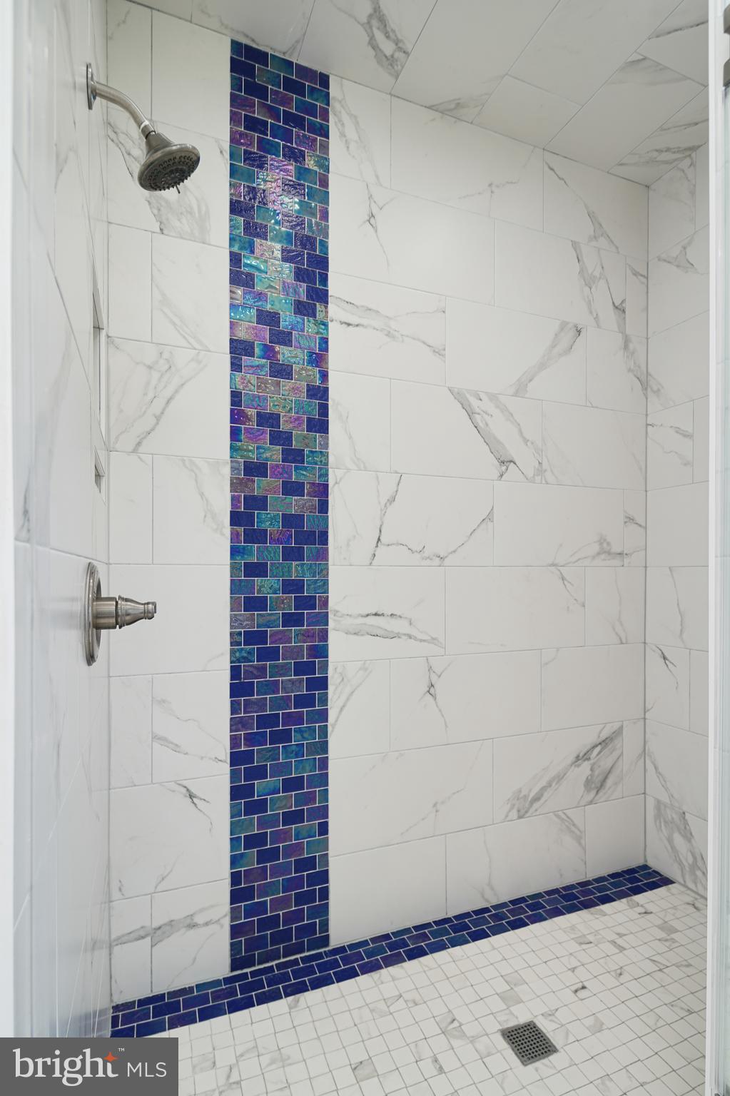 GLADWYNE - Residential