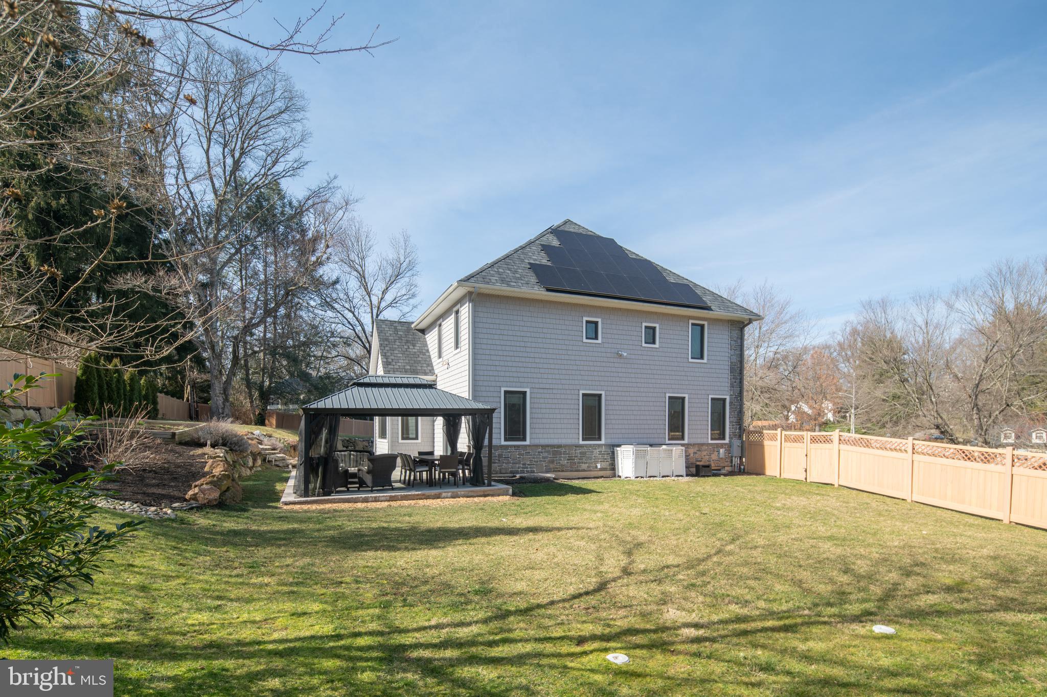 GLADWYNE - Residential