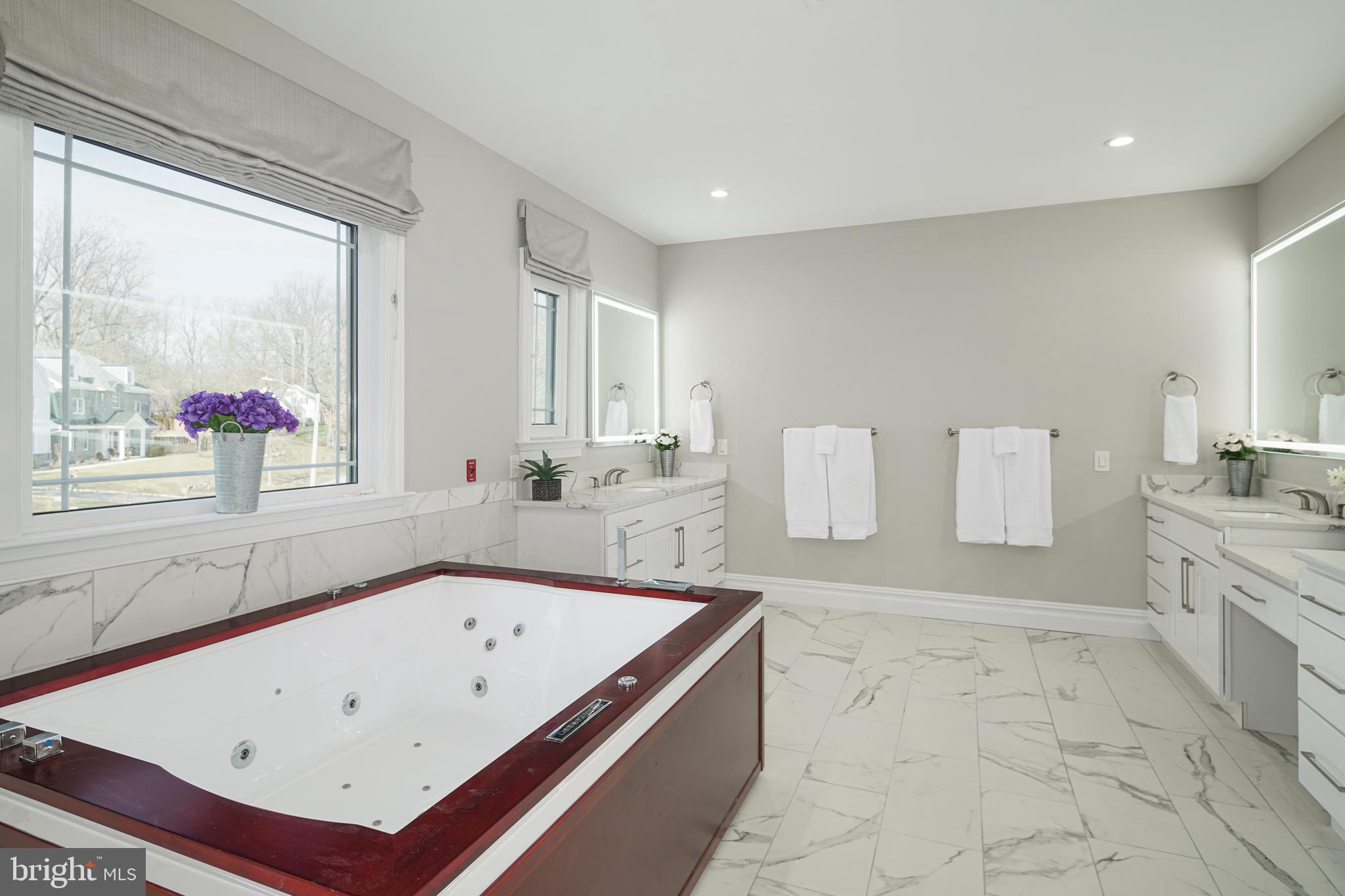 GLADWYNE - Residential