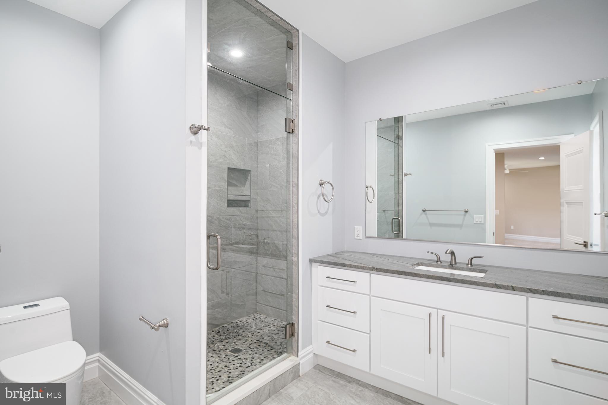 GLADWYNE - Residential