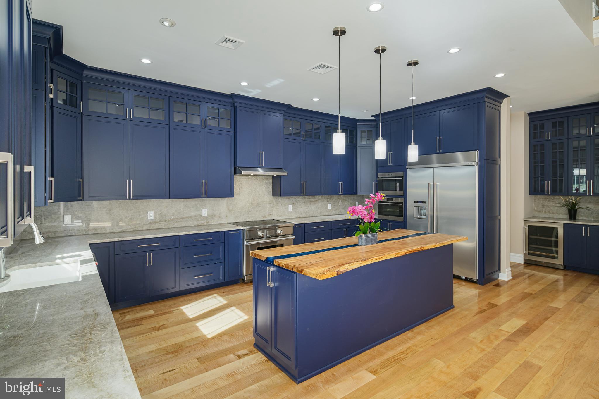 GLADWYNE - Residential