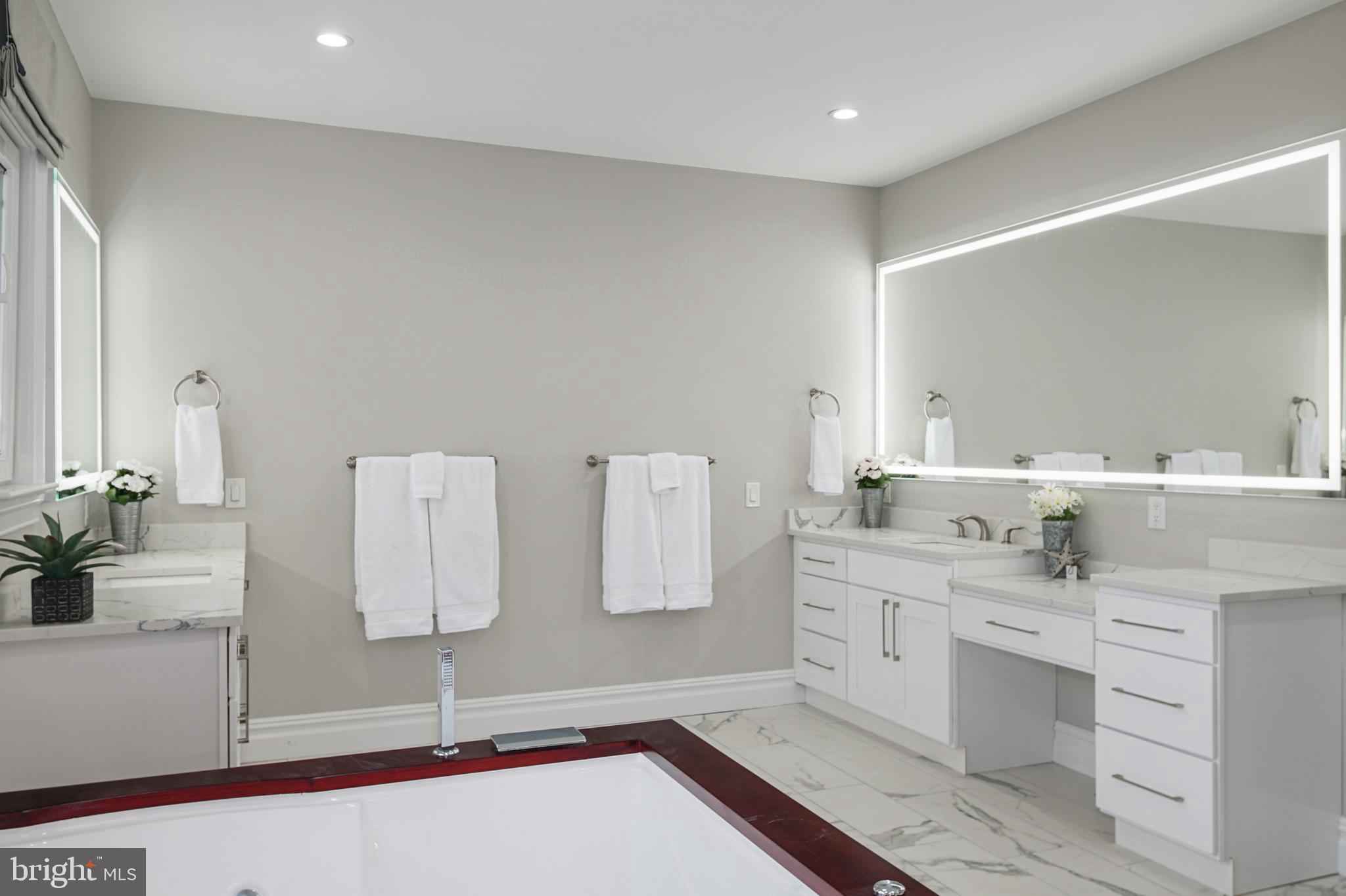 GLADWYNE - Residential