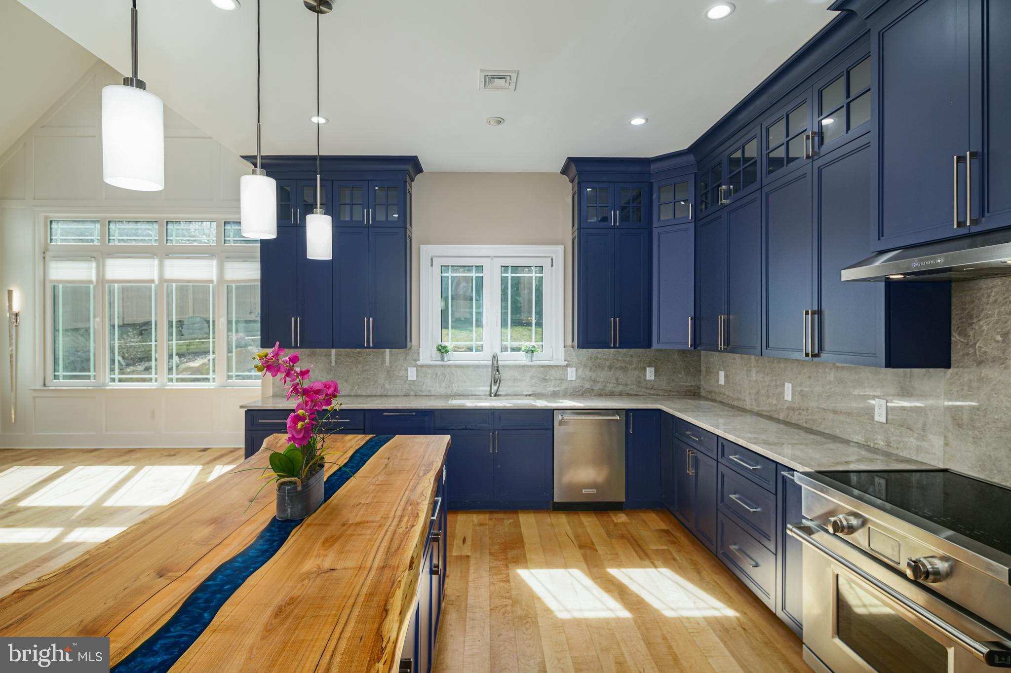 GLADWYNE - Residential