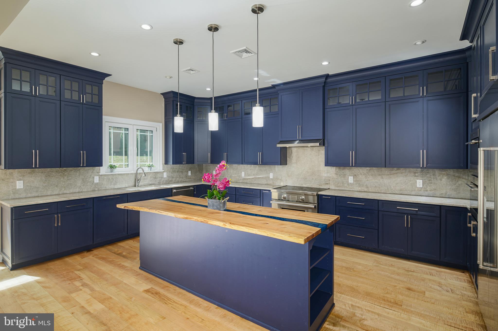 GLADWYNE - Residential