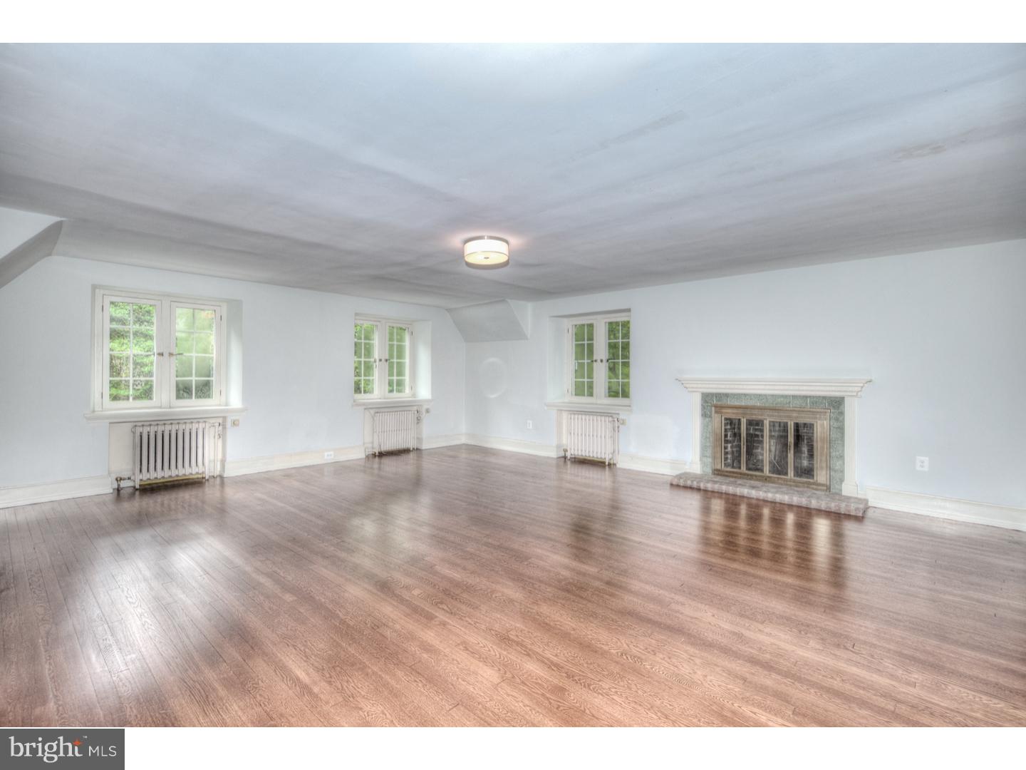 CHESTNUT HILL - Residential