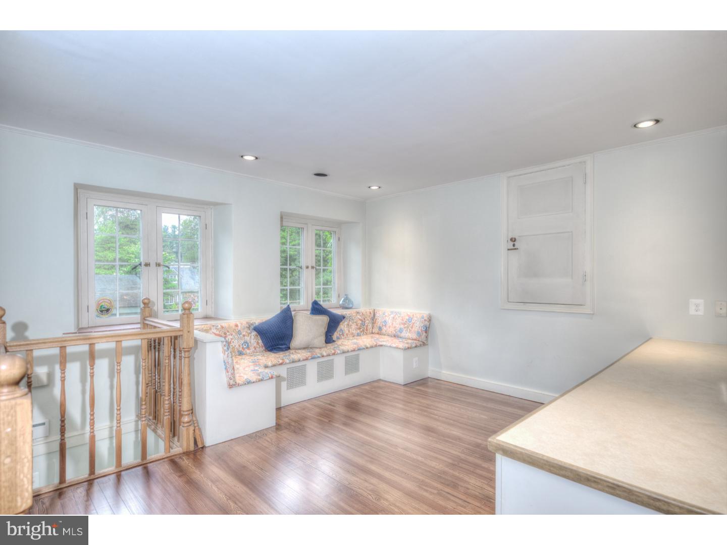 CHESTNUT HILL - Residential