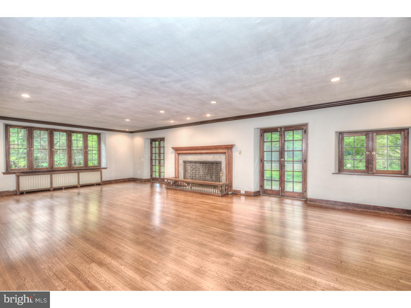 CHESTNUT HILL - Residential