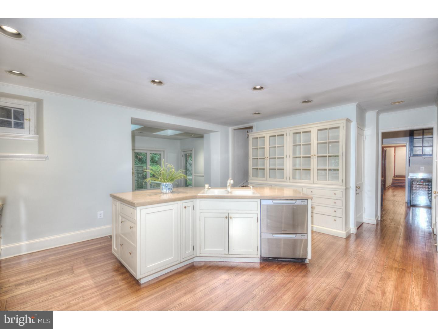 CHESTNUT HILL - Residential