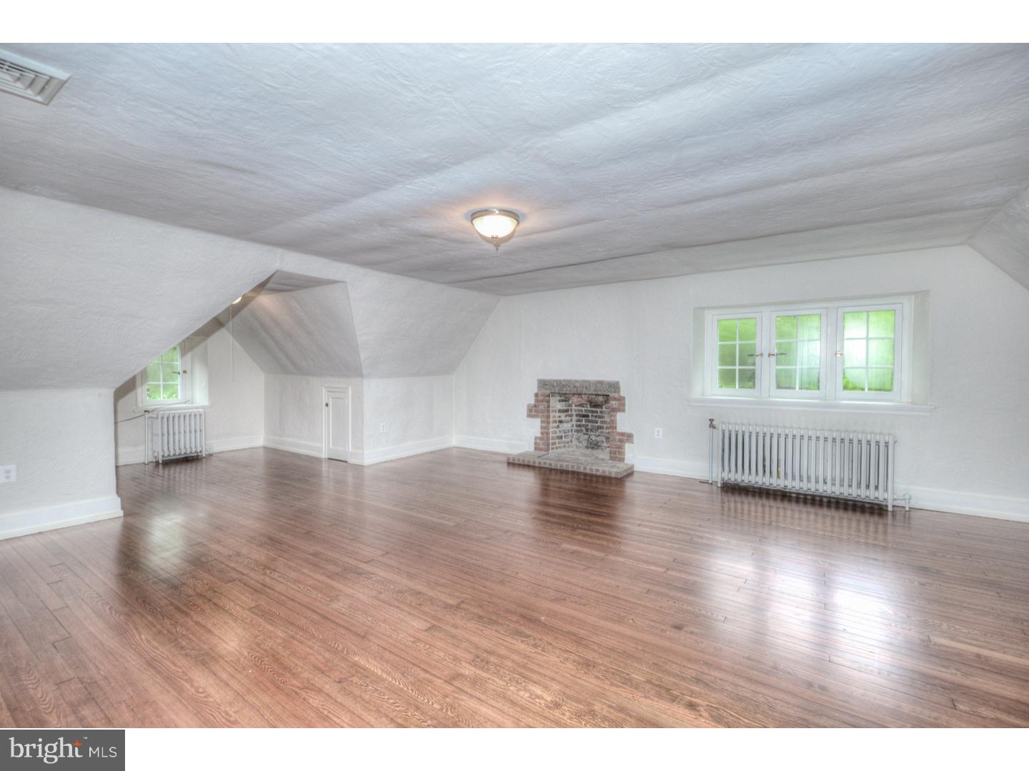 CHESTNUT HILL - Residential