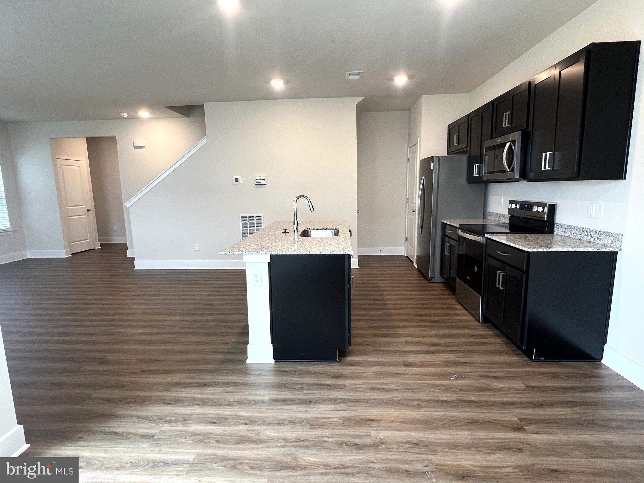 WEST WIND - Residential Lease