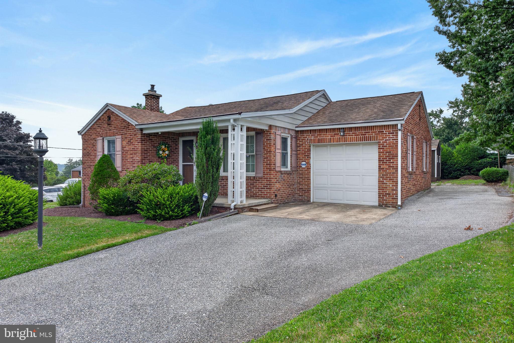 540 MANOR ROAD