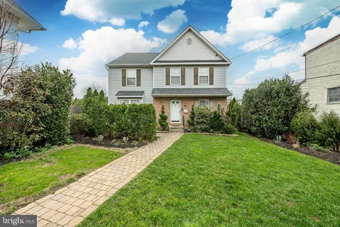 41 W Hillcrest Avenue, Havertown, PA MLS: PADE2085680
