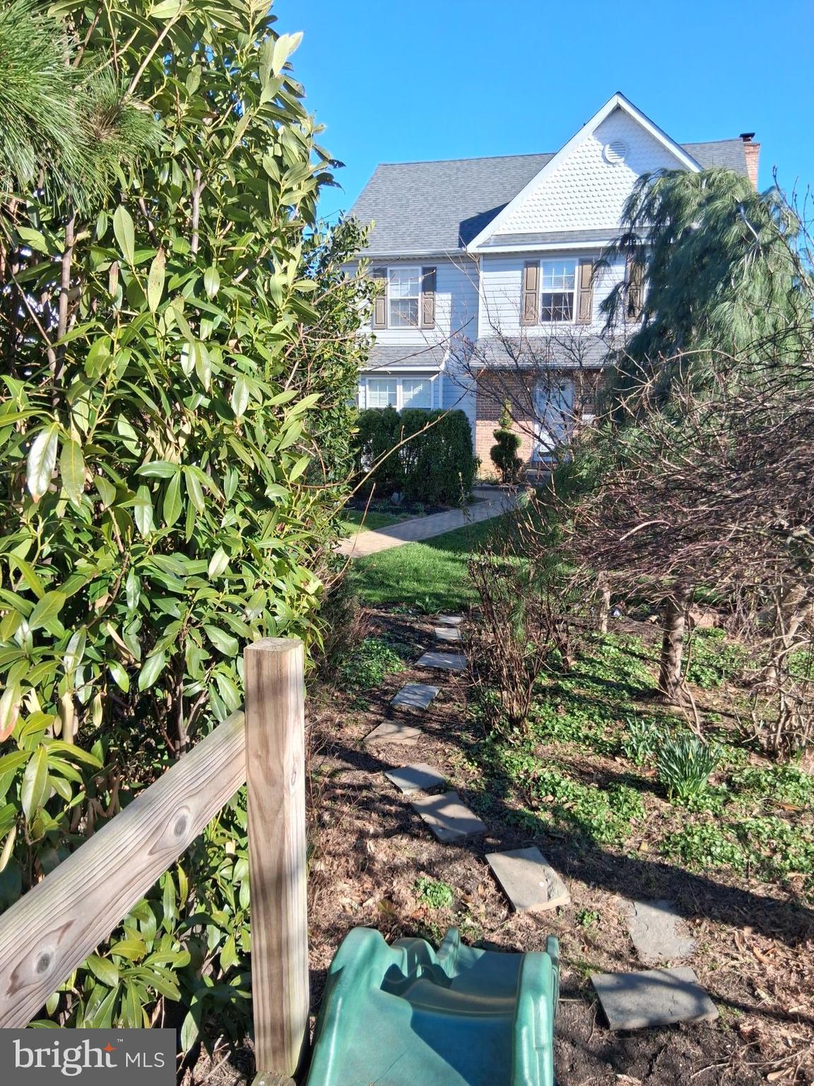 41 W HILLCREST AVENUE
