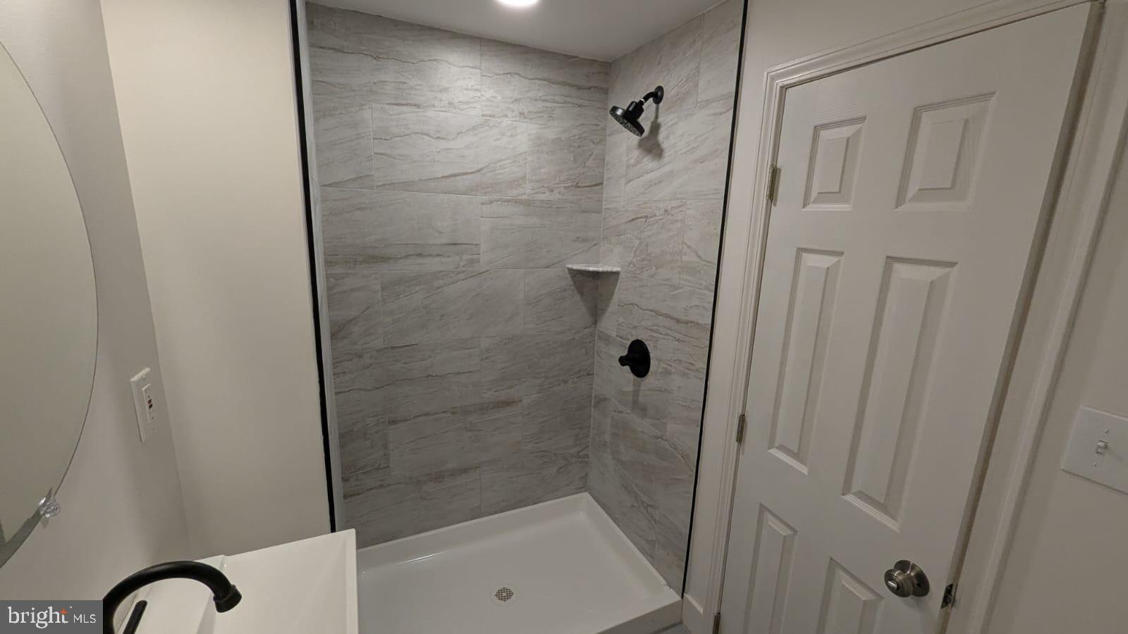 OAKLEIGH - Residential Lease