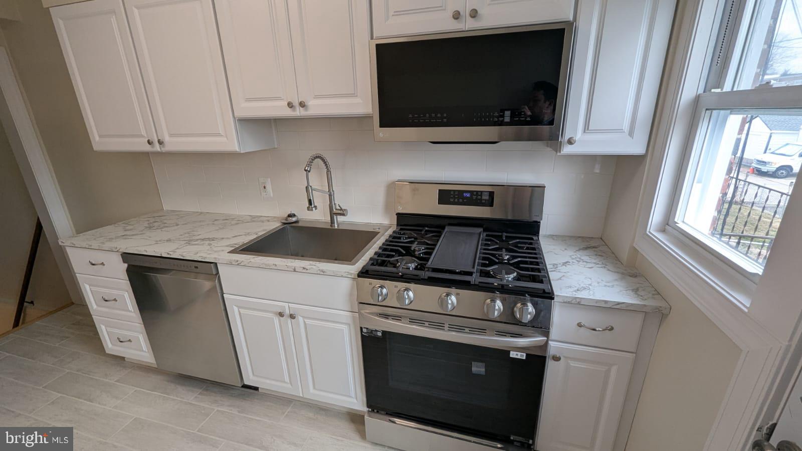 OAKLEIGH - Residential Lease