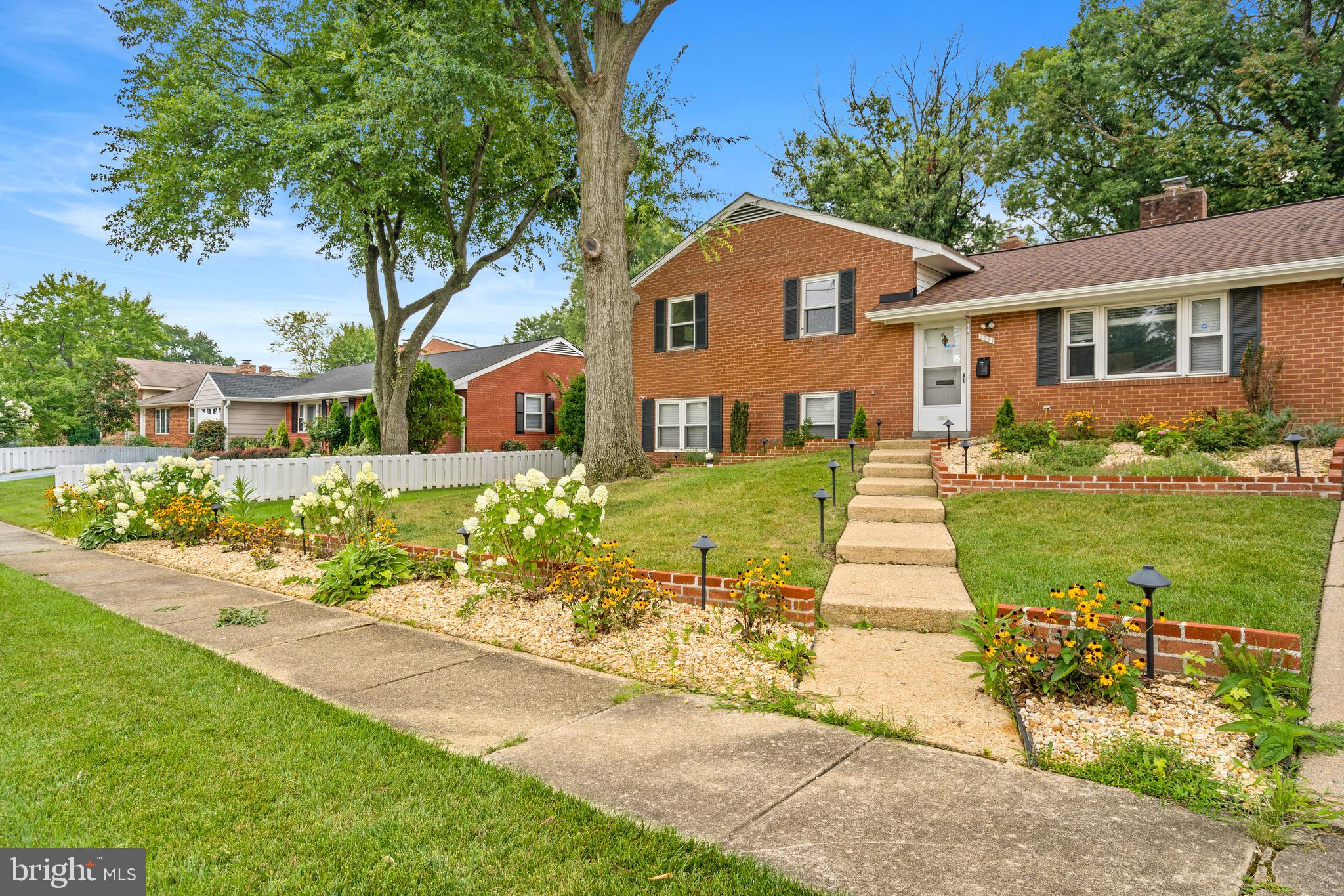 6011 HIBBLING AVENUE