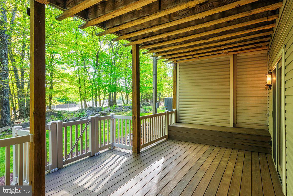 LAURELWOODS - Residential