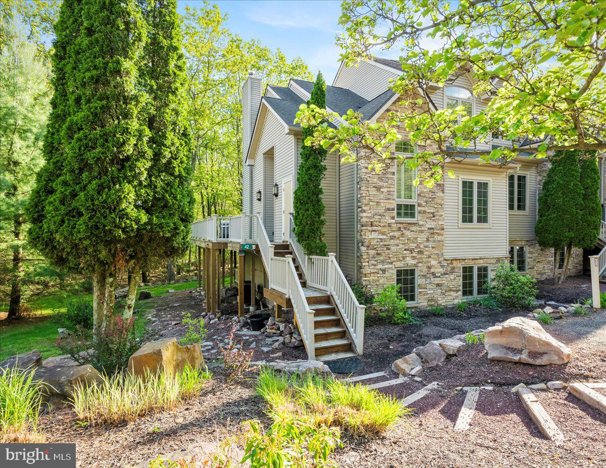 42 MOUNTAINWOODS DRIVE