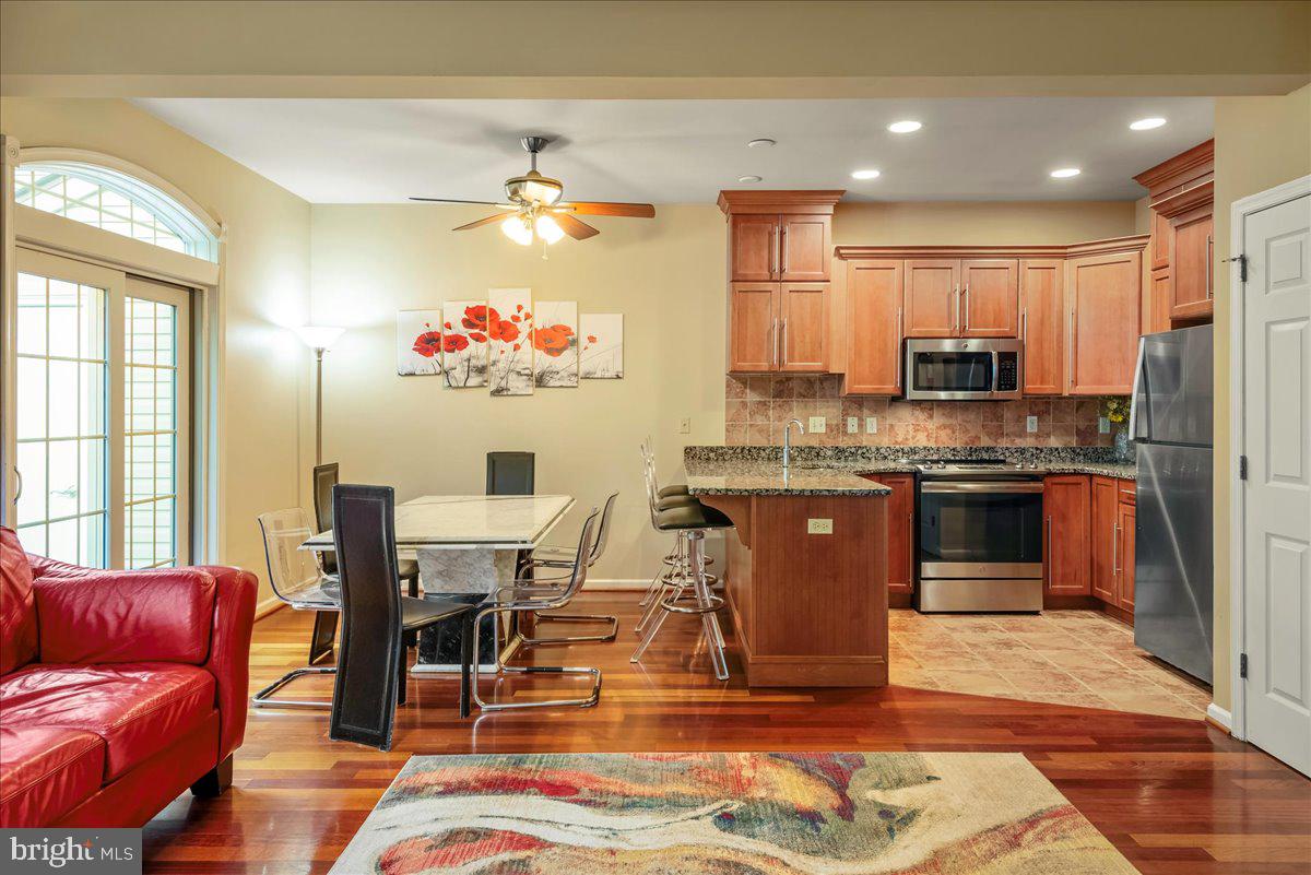 LAURELWOODS - Residential