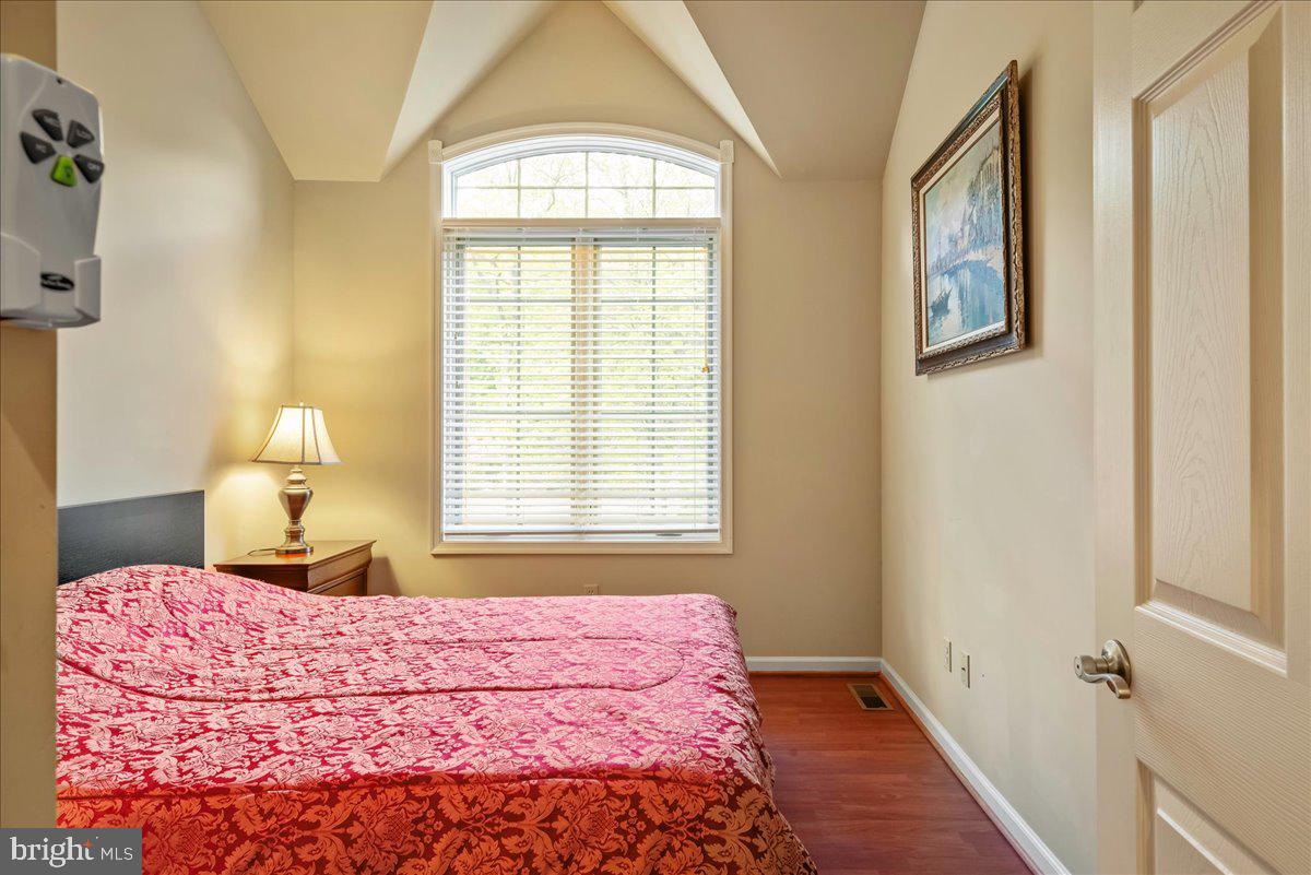 LAURELWOODS - Residential