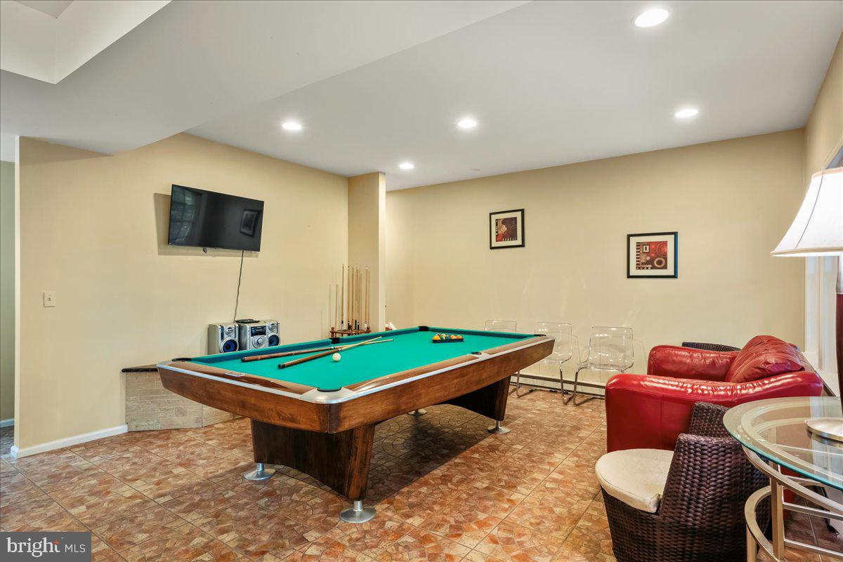 LAURELWOODS - Residential