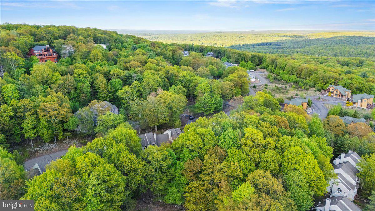 LAURELWOODS - Residential