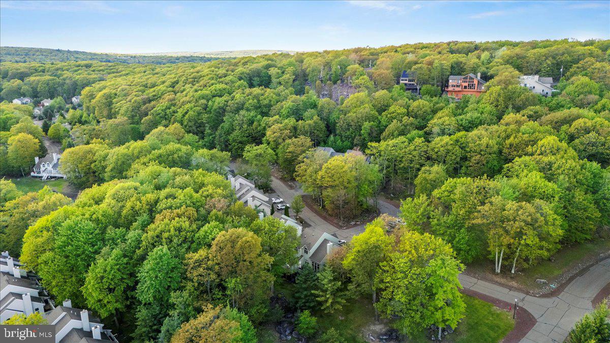 LAURELWOODS - Residential