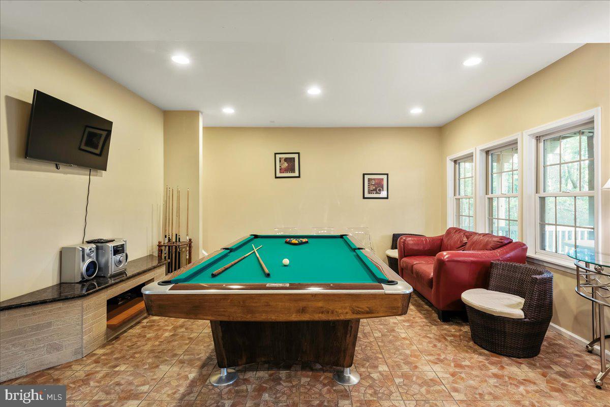 LAURELWOODS - Residential