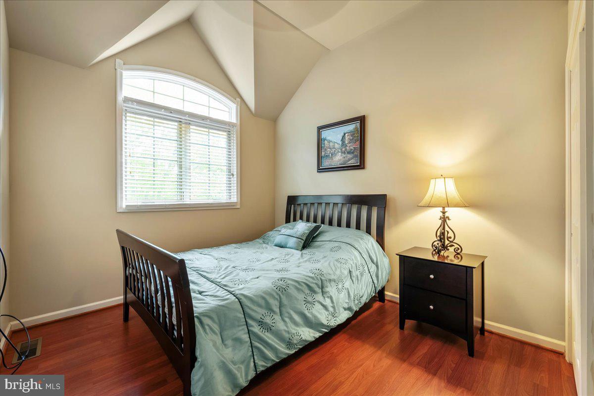 LAURELWOODS - Residential