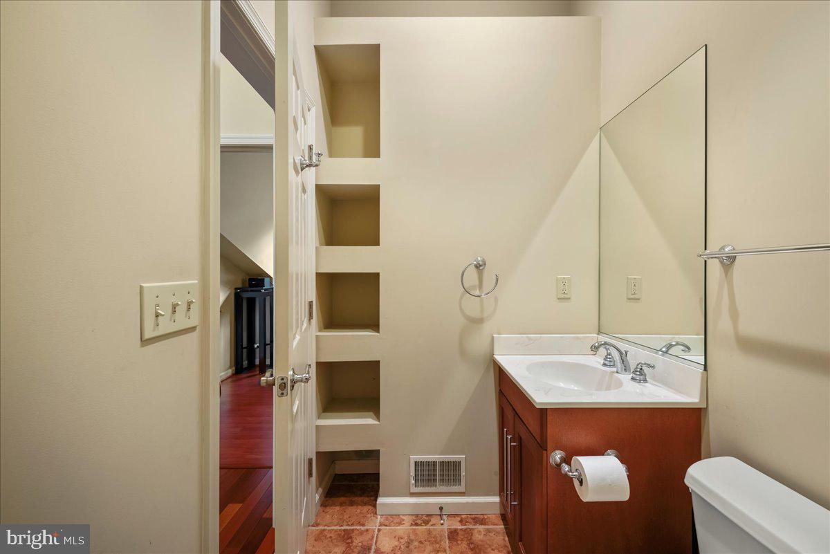 LAURELWOODS - Residential