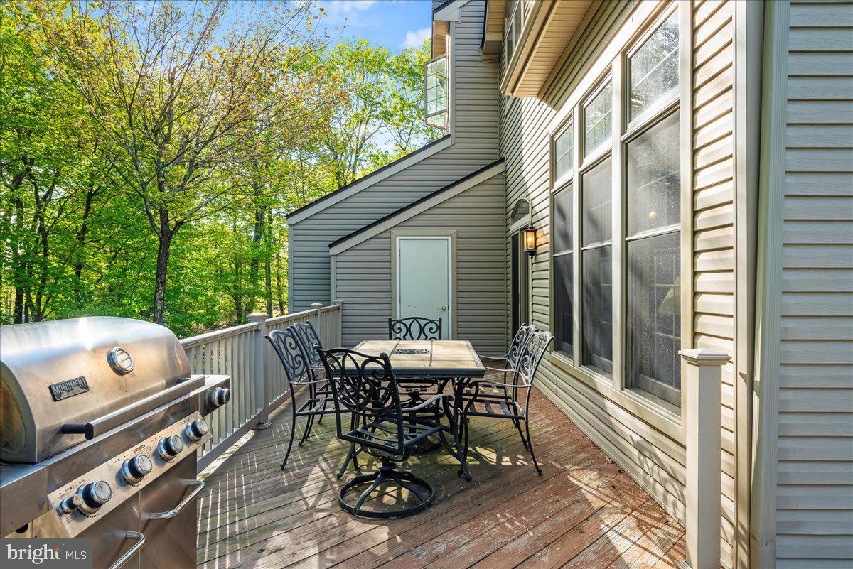 LAURELWOODS - Residential