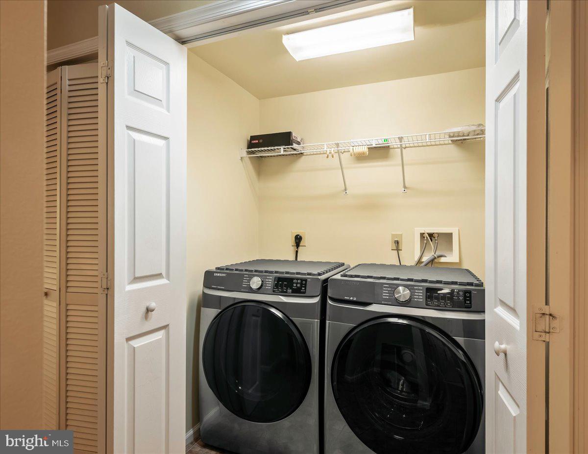 LAURELWOODS - Residential