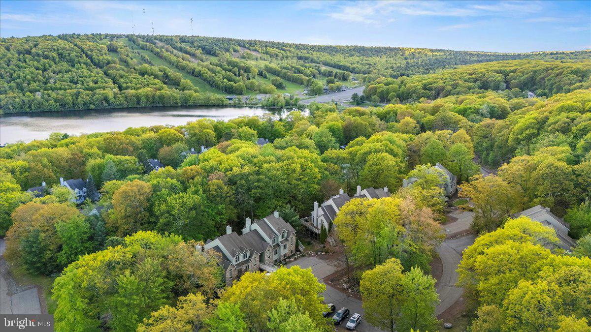 LAURELWOODS - Residential