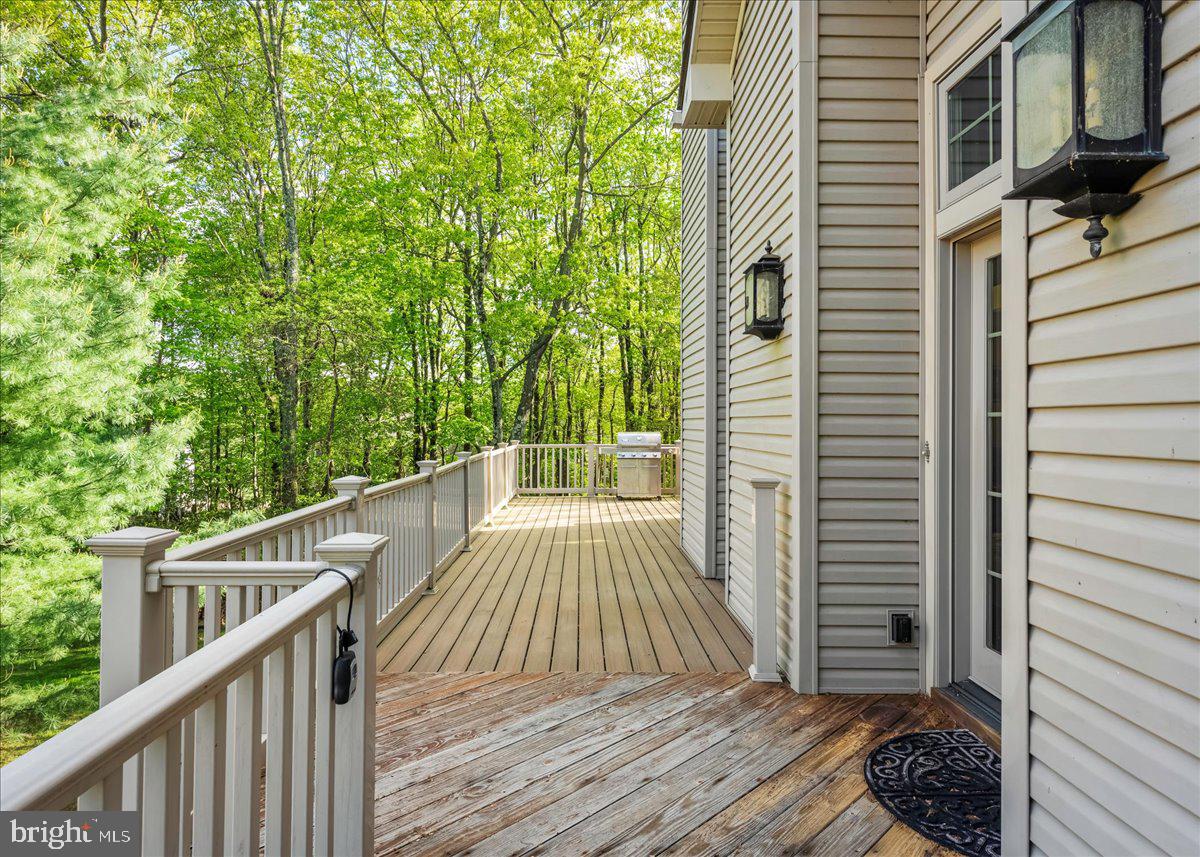 LAURELWOODS - Residential