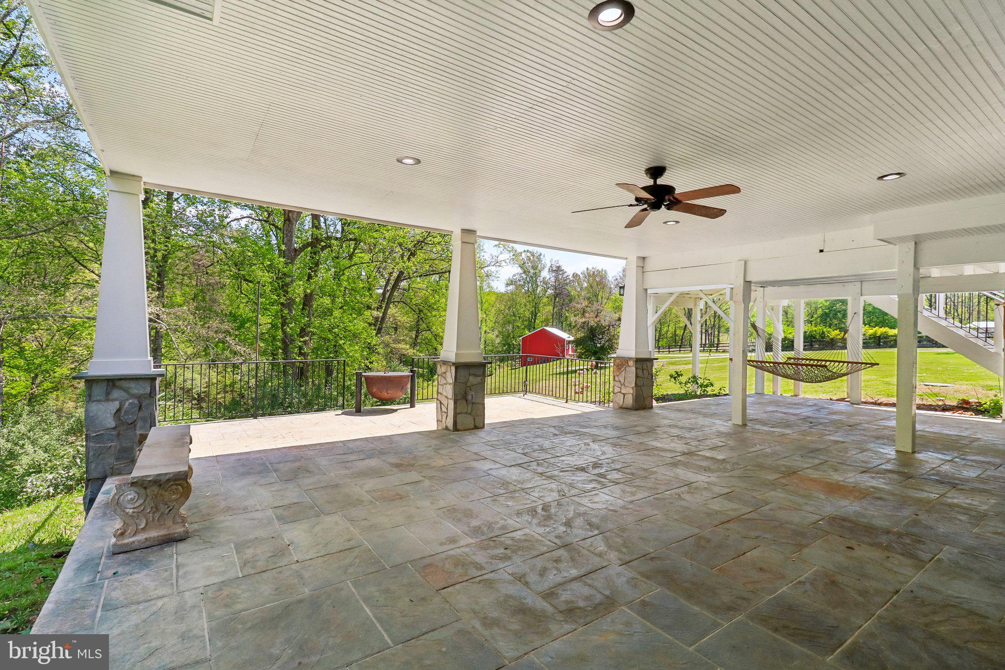 SOUTHERN KNOLL FARMS - Residential