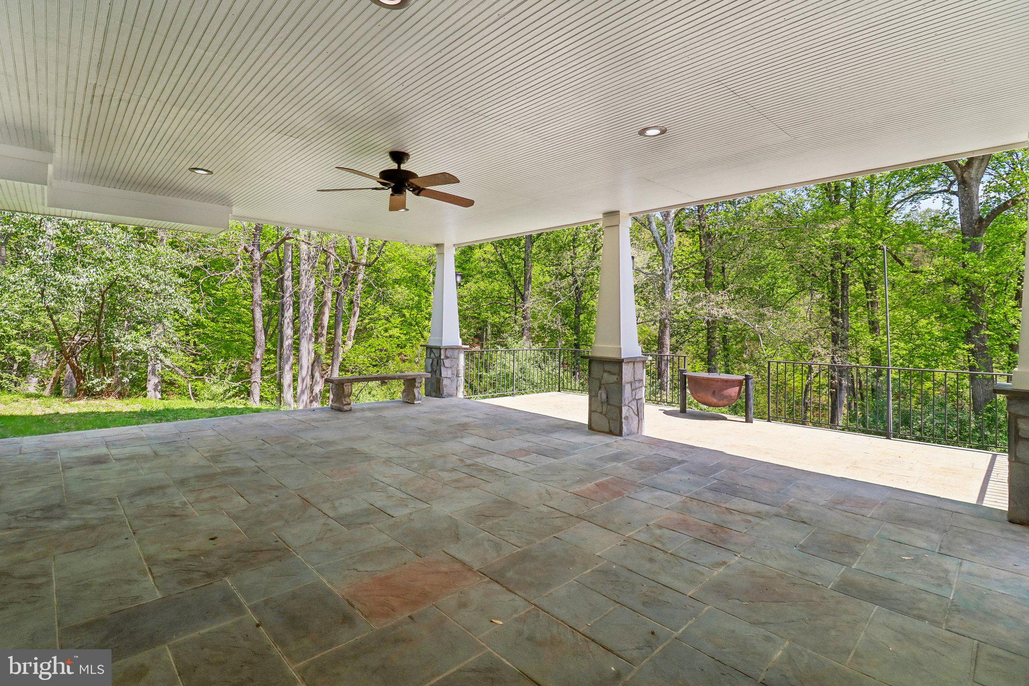 SOUTHERN KNOLL FARMS - Residential